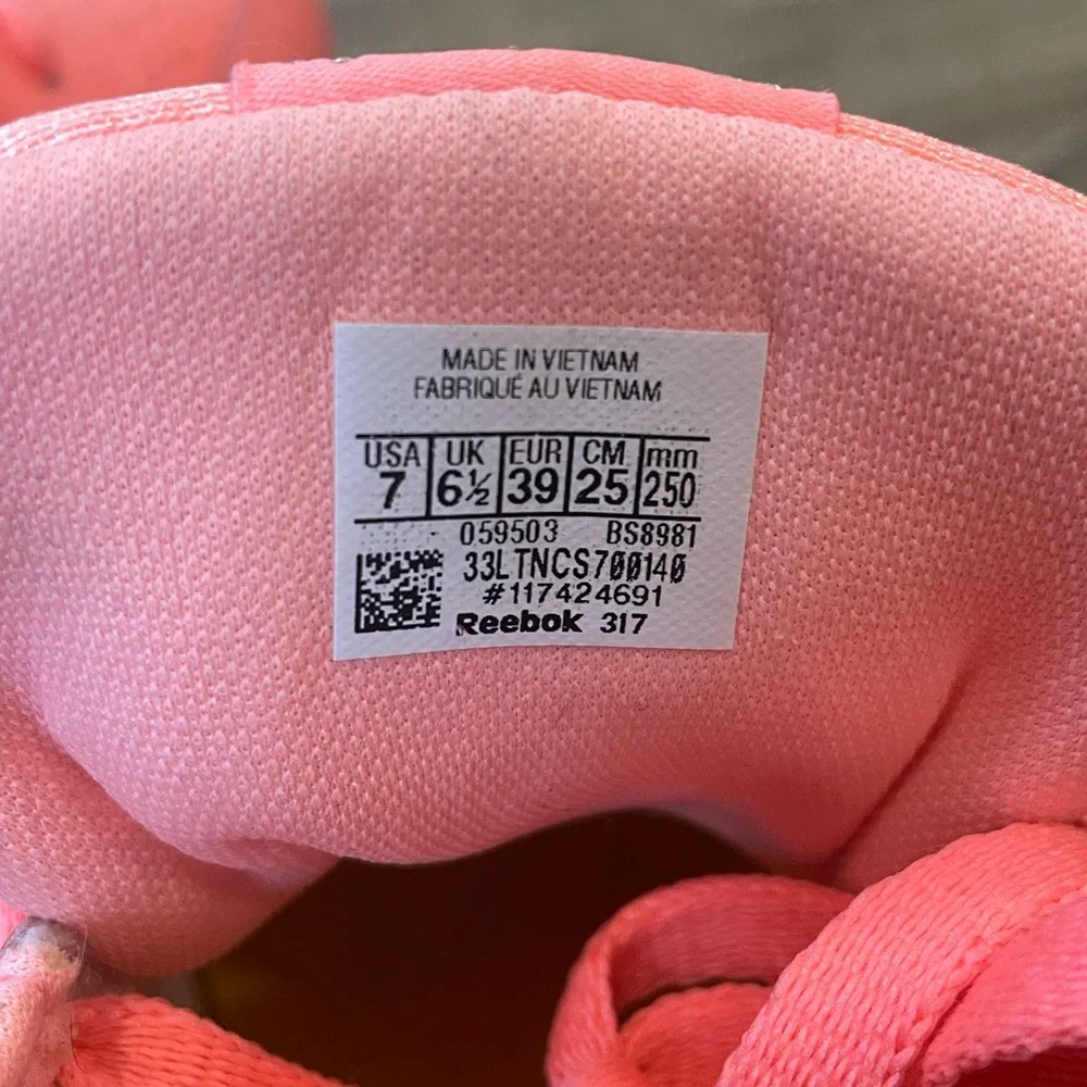 Pink Reebok Classics - Picture 6 of 9